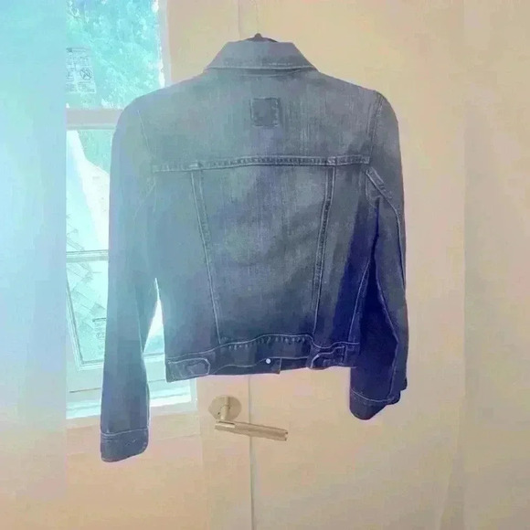Old Navy denim Trucker dark worn jacket - Picture 5 of 6